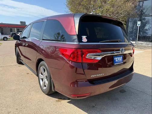 Red 2018 Honda Odyssey EX-L