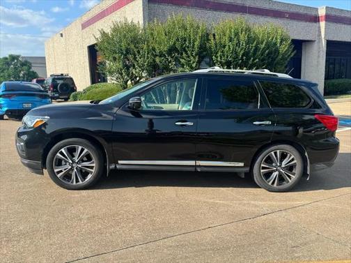 2017 Nissan Pathfinder Platinum
