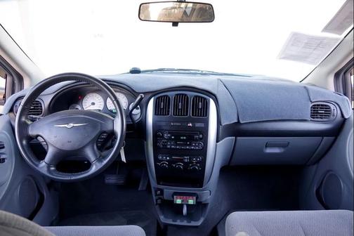 2006 Chrysler Town & Country Touring