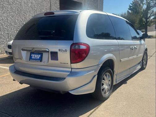 2006 Chrysler Town & Country Touring