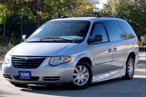 2006 Chrysler Town & Country Touring