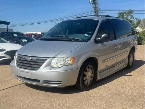 2006 Chrysler Town & Country Touring