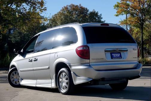 2006 Chrysler Town & Country Touring