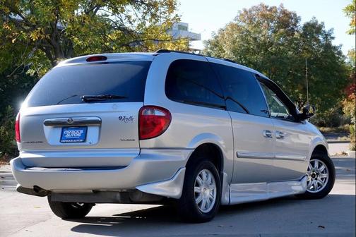 2006 Chrysler Town & Country Touring