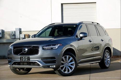 2016 Volvo XC90 T6 Momentum