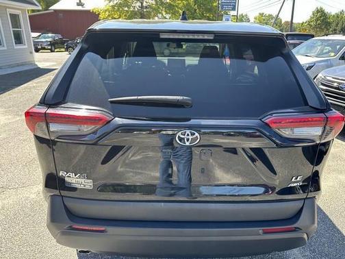 2022 Toyota RAV4 LE