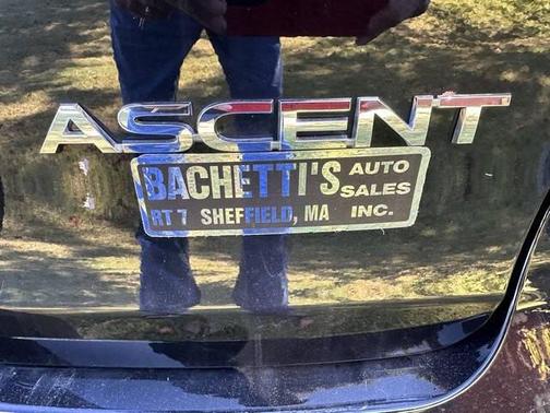 2023 Subaru Ascent Base 8-Passenger