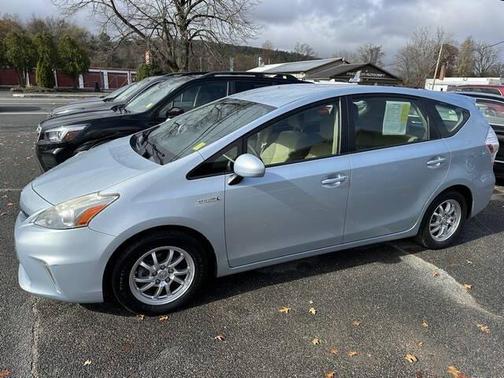 2014 Toyota Prius v Two