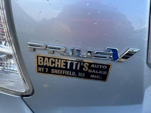 2014 Toyota Prius v Two