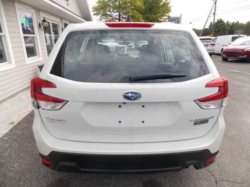 WH 2024 Subaru Forester Base
