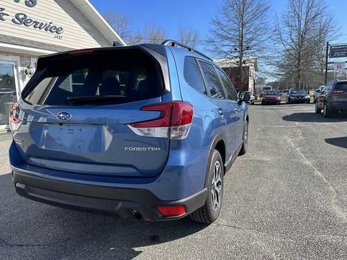 2024 Subaru Forester Premium