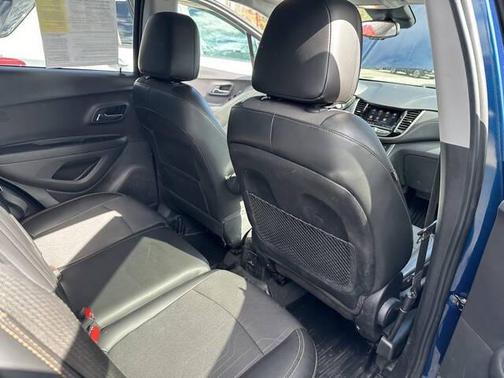 Pacific Blue Metallic 2020 Chevrolet Trax LT