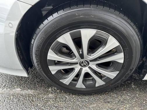 2022 Toyota Prius LE