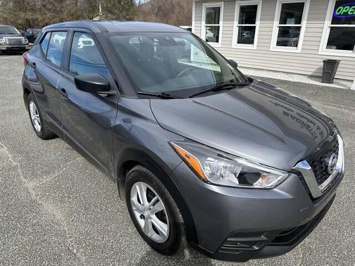 Gun Metallic 2020 Nissan Kicks S