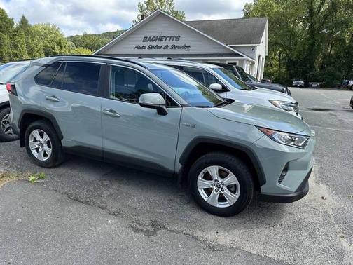 2021 Toyota RAV4 Hybrid XLE
