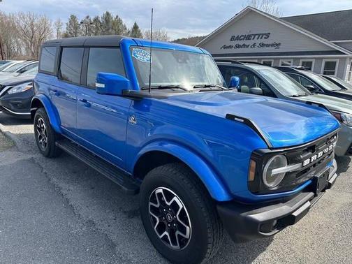 Velocity Blue Metallic 2023 Ford Bronco Outer Banks