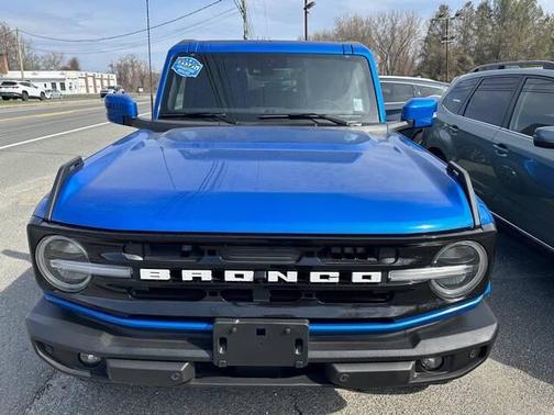 Velocity Blue Metallic 2023 Ford Bronco Outer Banks