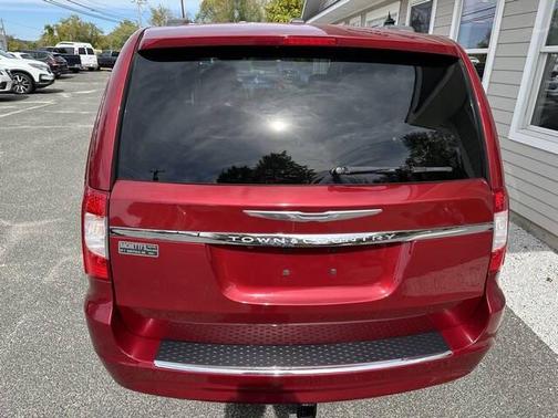 2014 Chrysler Town & Country Touring