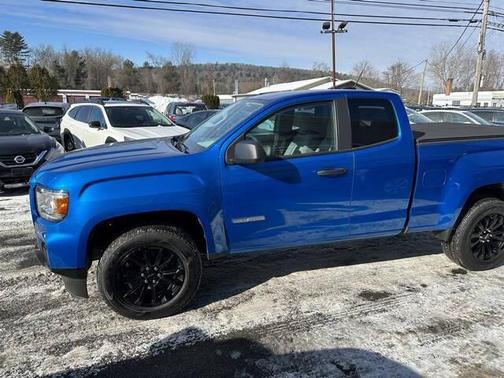 2022 GMC Canyon Elevation Standard