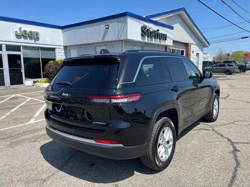 2023 Jeep Grand Cherokee Laredo 4x4