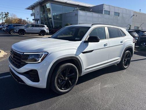 2026 Volkswagen Atlas Cross Sport 2.0T SEL R-Line Black