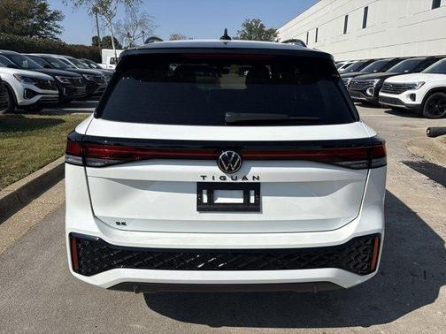 2025 Volkswagen Tiguan 2.0T SE