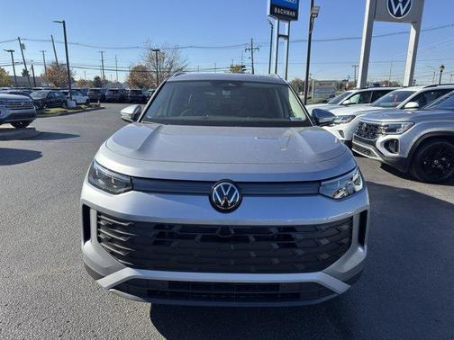 2025 Volkswagen Tiguan 2.0T SE