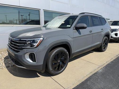 Pure Gray 2026 Volkswagen Atlas 2.0T SE W/TECHNOLOGY