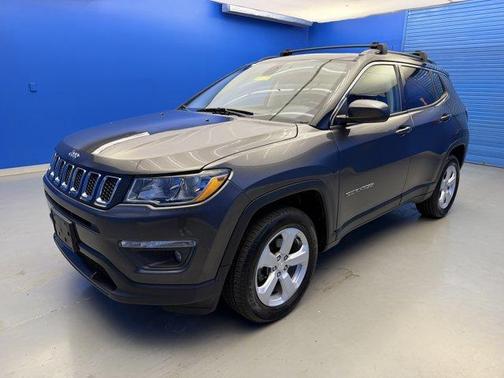 Granite Crystal Clearcoat Metallic 2018 Jeep Compass Latitude