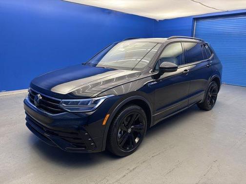 2024 Volkswagen Tiguan 2.0T SE R-Line Black