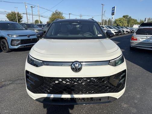 2025 Volkswagen Tiguan 2.0T SE R-Line Black