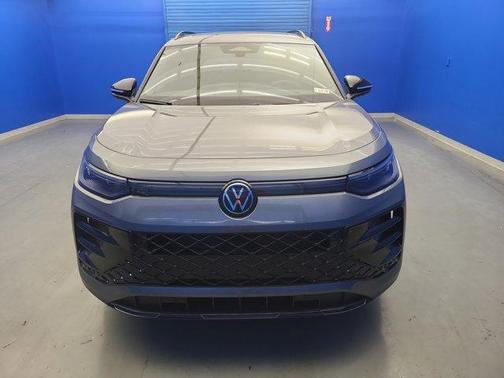 2025 Volkswagen Tiguan 2.0T SE R-Line Black