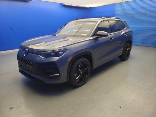 2025 Volkswagen Tiguan 2.0T SE R-Line Black