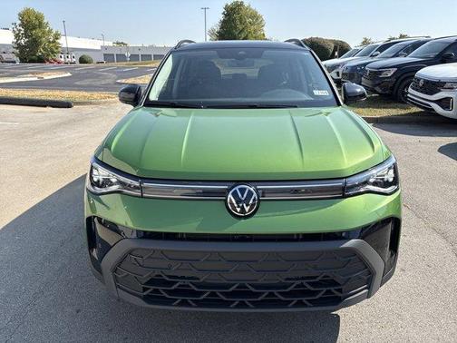 2025 Volkswagen Taos 1.5T SE Black