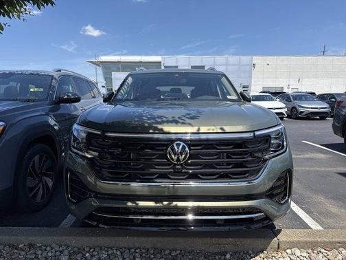 2025 Volkswagen Atlas 2.0T SEL Premium R-Line