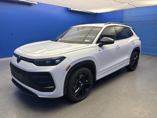 2025 Volkswagen Tiguan 2.0T SE R-Line Black