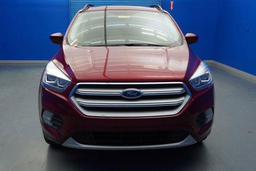 Photo 3 of 31 of 2018 Ford Escape SEL