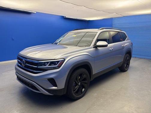 2023 Volkswagen Atlas 3.6L SE w/Technology