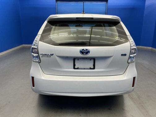 2013 Toyota Prius v Five