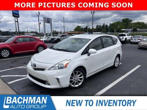 2013 Toyota Prius v Five