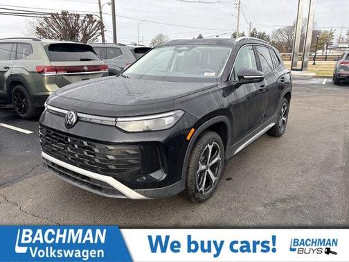 Deep Black Pearl Effect 2026 Volkswagen Tiguan 2.0T SE