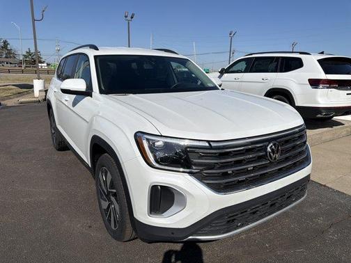 Opal White Pearl 2026 Volkswagen Atlas 2.0T SE W/TECHNOLOGY