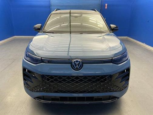 2025 Volkswagen Tiguan 2.0T SE R-Line Black