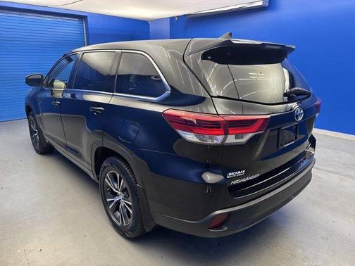2017 Toyota Highlander LE