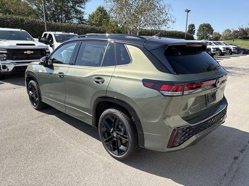 2025 Volkswagen Tiguan 2.0T SE R-Line Black