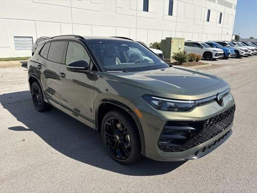 2025 Volkswagen Tiguan 2.0T SE R-Line Black