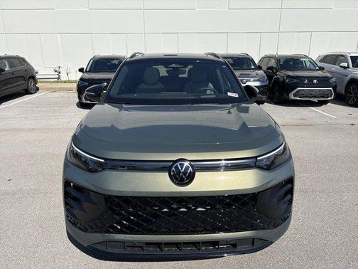 2025 Volkswagen Tiguan 2.0T SE R-Line Black