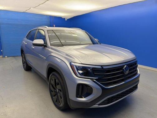 2025 Volkswagen Atlas Cross Sport 2.0T SE w/Technology