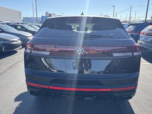 2026 Volkswagen Atlas Cross Sport 2.0T SEL R-Line Black