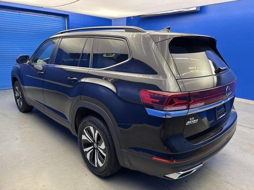 2025 Volkswagen Atlas 2.0T SE